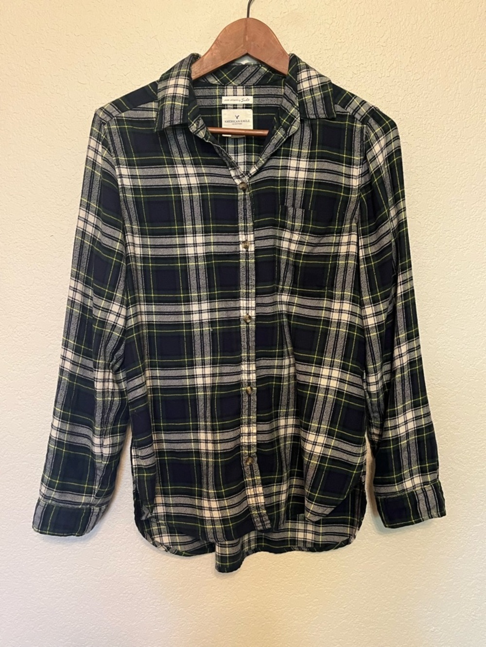 American Eagle Outfitters Boyfriend Navy & Green Plaid Button Down Shirt Medium